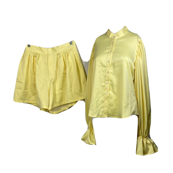 NWT The Kemist Set 2pc Womens Sz 10 12 Yellow Button Up Blouse Pleated Shorts - Picture 1 of 16